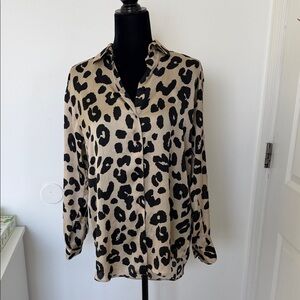 Zara satin feel shirt Size Small,